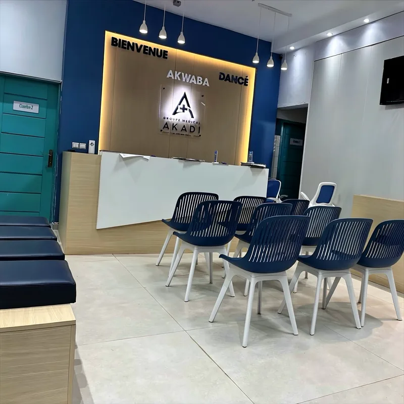 Accueil et salle d'attente du Groupe Médical AKADI, agencés par D-Allians